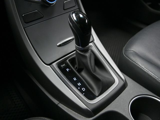 Hyundai Elantra  第16張相片