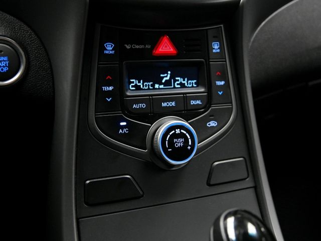 Hyundai Elantra  第17張相片