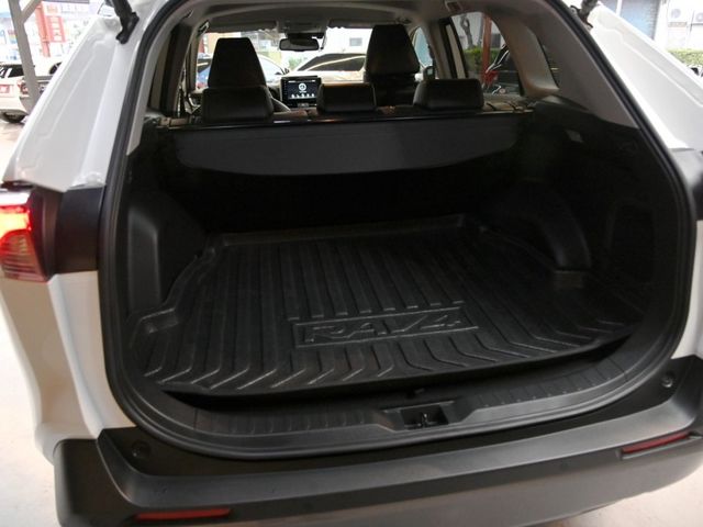 Toyota RAV4  第9張相片