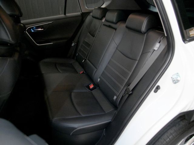 Toyota RAV4  第12張相片