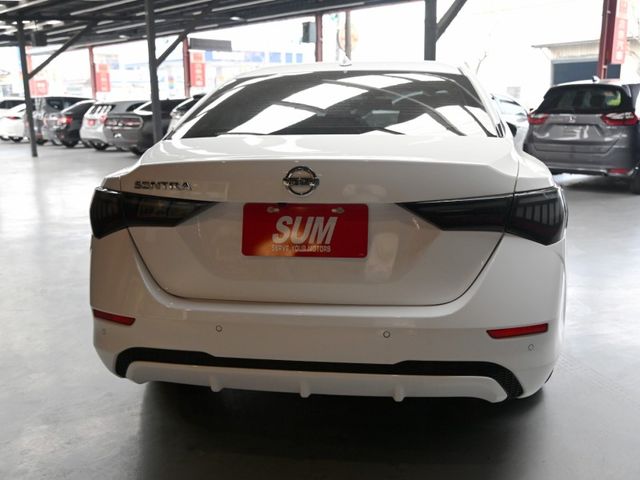 Nissan Sentra  第5張相片