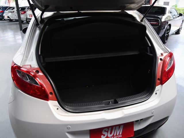 Mazda Mazda2  第9張相片