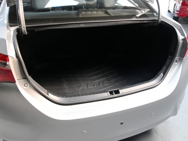 Toyota ALTIS  第9張相片