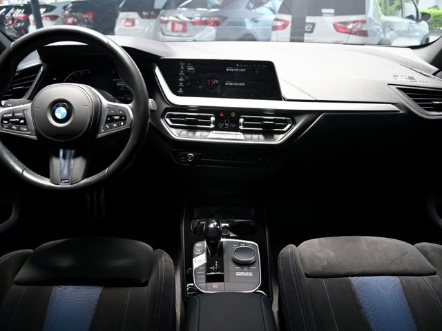 BMW/ 寶馬 118i 運動版  第16張相片