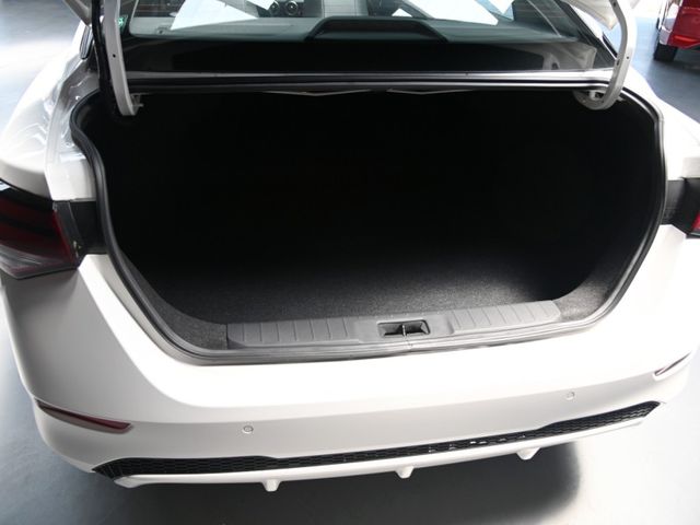 Nissan Sentra  第9張相片