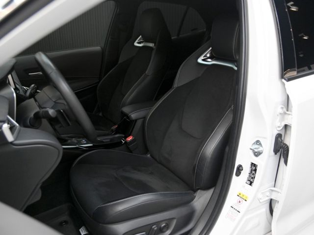 Toyota Auris  第12張相片