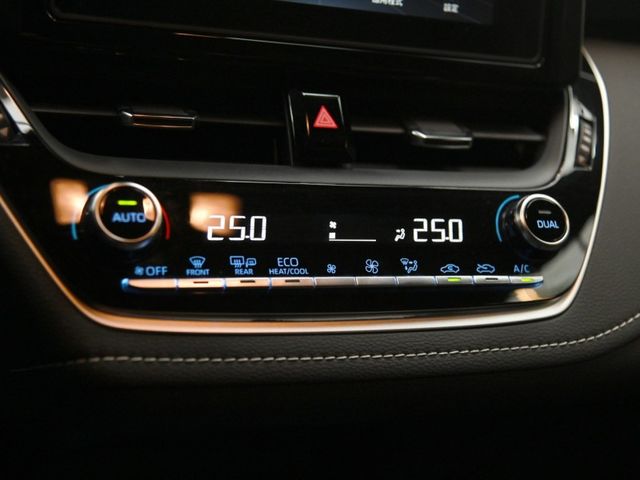 Toyota Auris  第19張相片