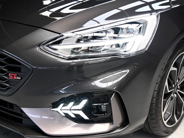 超低月付免費試算分析/2020 FORD Focus ST-line輕鬆讓你帶回家!  第7張相片