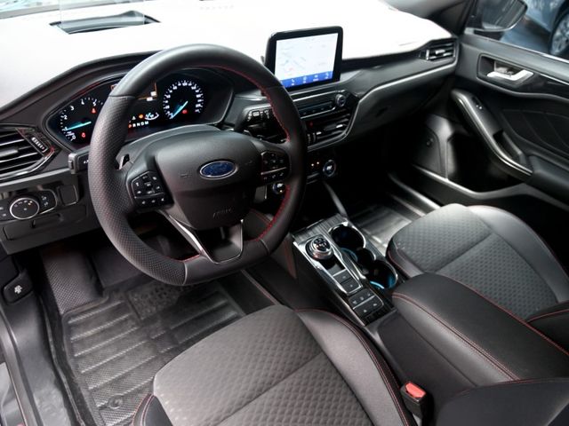 超低月付免費試算分析/2020 FORD Focus ST-line輕鬆讓你帶回家!  第10張相片