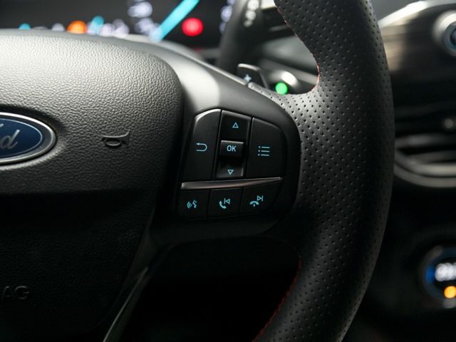 超低月付免費試算分析/2020 FORD Focus ST-line輕鬆讓你帶回家!  第15張相片