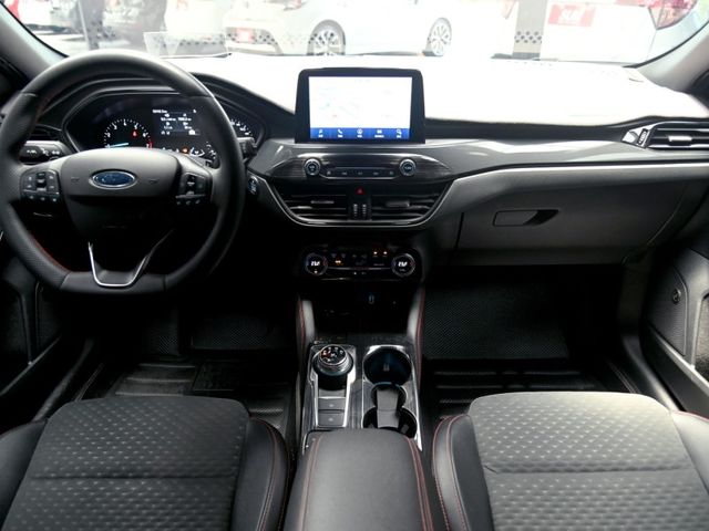 超低月付免費試算分析/2020 FORD Focus ST-line輕鬆讓你帶回家!  第16張相片