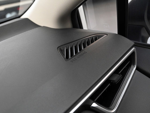 Toyota ALTIS  第9張相片