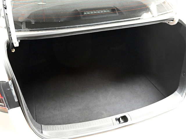 Toyota ALTIS  第17張相片