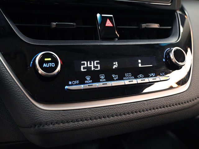 Toyota ALTIS  第24張相片