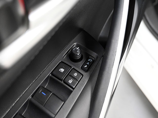 Toyota ALTIS  第25張相片