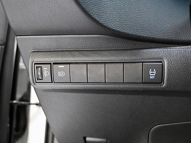 Toyota ALTIS  第18張相片