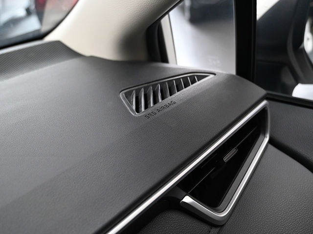 Toyota ALTIS  第21張相片