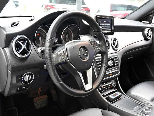 Mercedes-Benz/賓士 CLA250  第1張相片