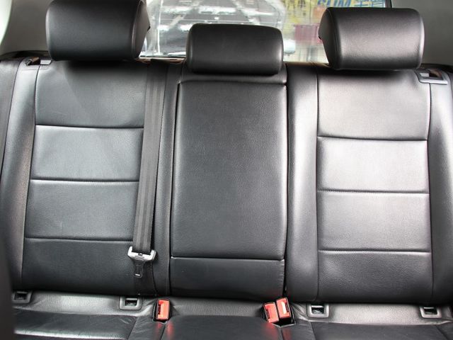 ✔️ 7安 ✔️IKEY ✔️定速 ✔️感應頭燈 ✔️感應雨刷 ✔️ISOFIX ✔️只跑9萬  第10張相片