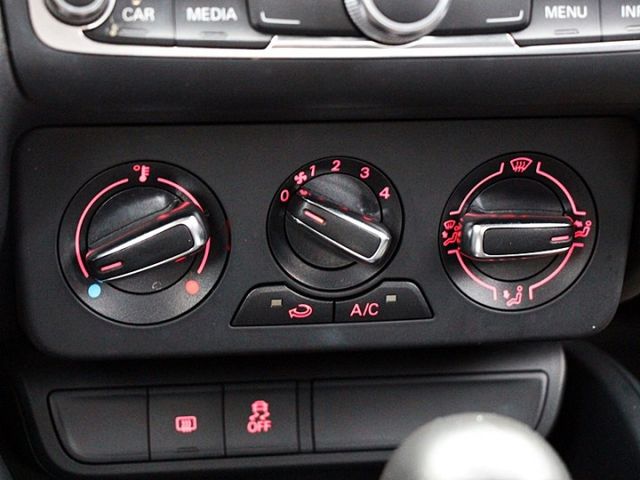 ✔️6安 ✔️ISOFX ✔️後座分離倒覆 ✔️大螢幕 ✔️整年度稅金8640元  第16張相片