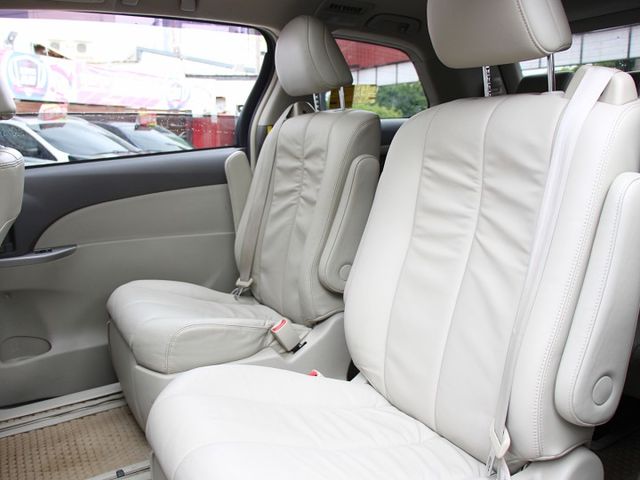 ✔️7人座 ✔️6安 ✔️ikey ✔️倒車顯影 ✔️感應頭燈 ✔️ISOFIX ✔️定速 ✔️天窗  第7張相片