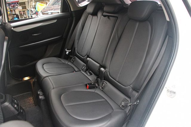 ✔️6安 ✔️IKEY ✔️後出風口 ✔️感應頭燈 ✔️感應雨刷 ✔️isofix  第7張相片