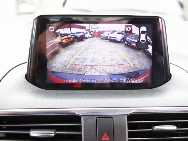 ✔️6安 ✔️IKEY ✔️電子手剎車 ✔️抬頭顯示器 ✔️LED頭燈 ✔️雙區恆溫  第15張相片