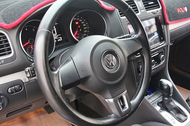 ✔️雙增壓 ✔️安卓機 ✔️定速 ✔️感應頭燈 ✔️感應雨刷 ✔️ISOFIX ✔️只跑12萬  第13張相片