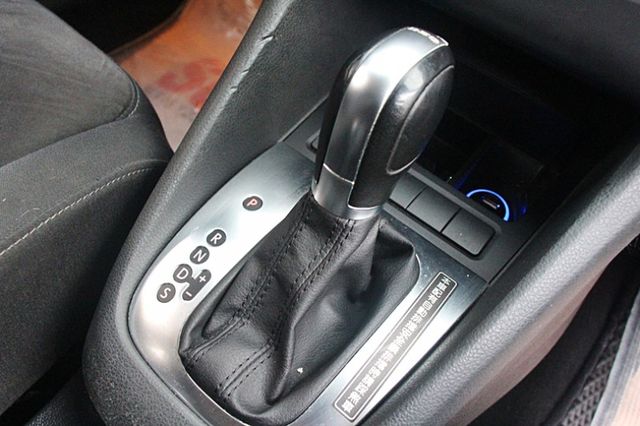 ✔️雙增壓 ✔️安卓機 ✔️定速 ✔️感應頭燈 ✔️感應雨刷 ✔️ISOFIX ✔️只跑12萬  第18張相片