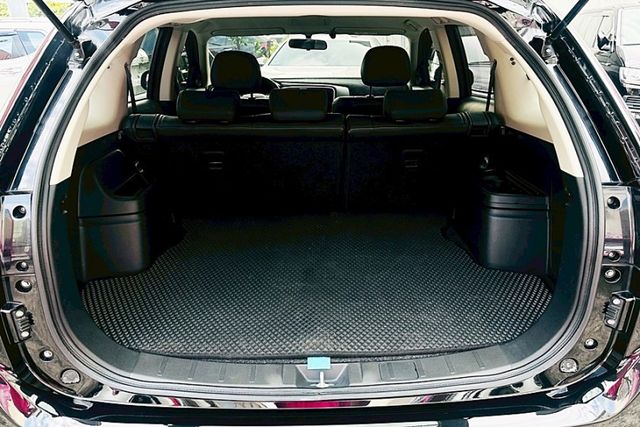 ✔️IKEY ✔️定速 ✔️恆溫 ✔️影音 ✔️倒車顯影 ✔️行車紀錄器  第18張相片