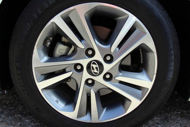 ✔️雙安 ✔️影音系統 ✔️皮椅✔️感應頭燈 ✔️感應雨刷 ✔️ISOFIX  第17張相片