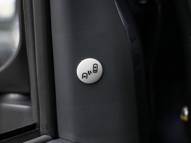 ✔️2安 ✔️定速✔️後座出風口 ✔️前後行車紀錄器 ✔️盲點 ✔️抬頭顯示器  ✔️只跑5千  第18張相片