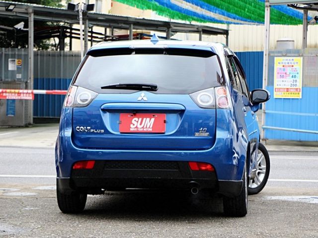 ✔️2安✔️io運動版✔️燻黑大燈✔️影音✔️倒車顯影✔️抬頭顯示器✔️跑31萬  第3張相片