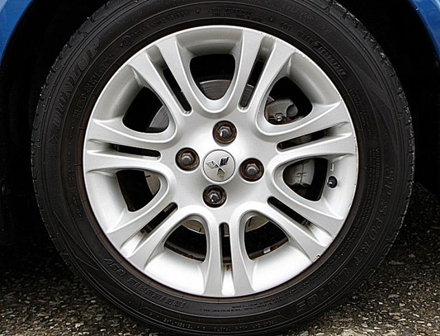 ✔️2安✔️io運動版✔️燻黑大燈✔️影音✔️倒車顯影✔️抬頭顯示器✔️跑31萬  第7張相片