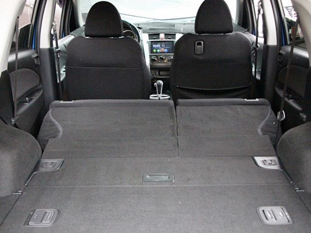 ✔️2安✔️io運動版✔️燻黑大燈✔️影音✔️倒車顯影✔️抬頭顯示器✔️跑31萬  第12張相片