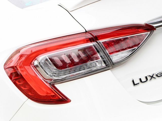 ✔️6安✔️定速✔️天窗✔️恆溫✔️ 安卓機✔️尾翼✔️電折✔️電子手煞車✔️TCS✔️跑10萬  第6張相片