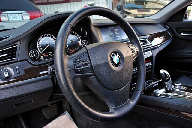 ✔️6安✔️IKEY✔️雙區恆溫✔️天窗✔️後座出風口✔️電子手煞車✔️電尾門✔️磁吸們✔️跑17萬  第11張相片