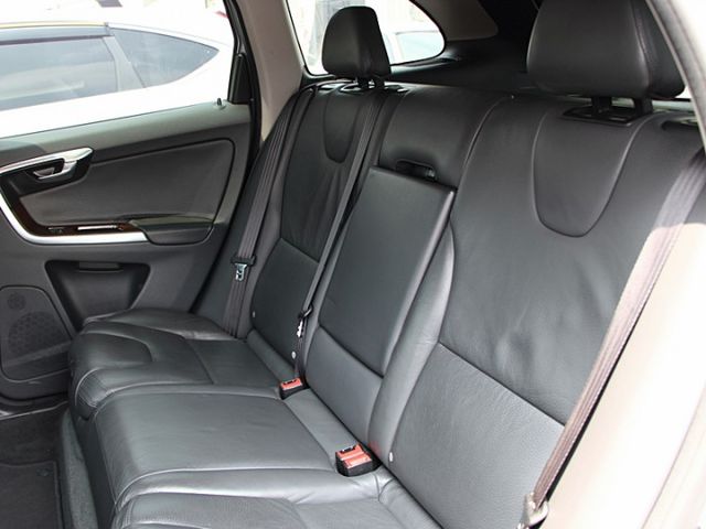 ✔️6安✔️定速✔️倒車顯影✔️電動椅✔️電動尾門✔️HID頭燈✔️原廠保養✔️TCS✔️跑13萬  第10張相片