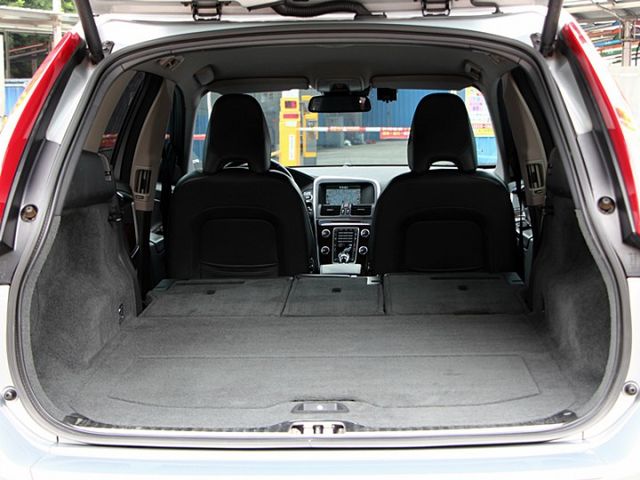 ✔️6安✔️定速✔️倒車顯影✔️電動椅✔️電動尾門✔️HID頭燈✔️原廠保養✔️TCS✔️跑13萬  第13張相片