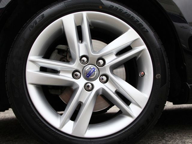 ✔️6安 ✔️快撥 ✔️定速 ✔️導航 ✔️HID頭燈 ✔️雙電動椅 ✔️跑8萬  第7張相片