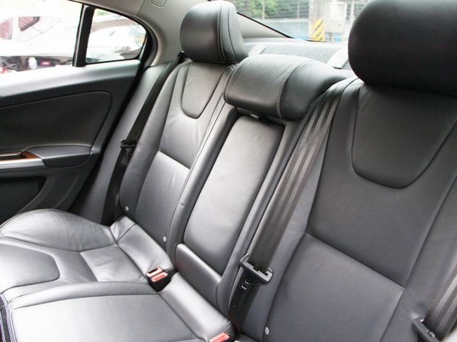 ✔️6安 ✔️快撥 ✔️定速 ✔️導航 ✔️HID頭燈 ✔️雙電動椅 ✔️跑8萬  第10張相片