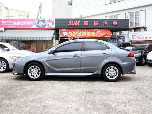 ✔️6安 ✔️IKEY ✔️數位儀表 ✔️尾翼 ✔️改閥門排氣管 ✔️影音 ✔️跑9萬  第2張相片