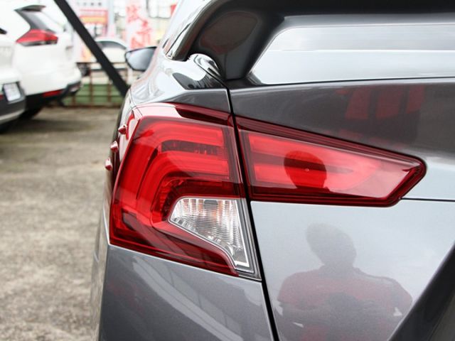 ✔️6安 ✔️IKEY ✔️數位儀表 ✔️尾翼 ✔️改閥門排氣管 ✔️影音 ✔️跑9萬  第6張相片