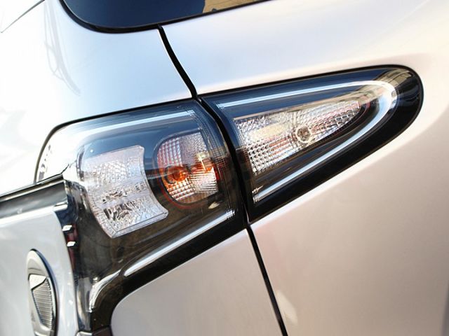 ✔️4安 ✔️快撥 ✔️定速 ✔️盲點✔️顯影 ✔️IKEY✔️單電滑門 ✔️跑12萬9  第6張相片