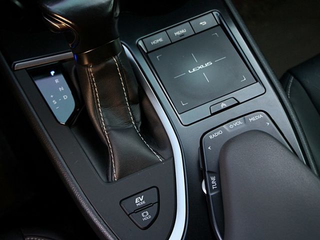 ✔️8安 ✔️IKEY ✔️CARPLAY ✔️分區控溫 ✔️電尾門 ✔️ACC ✔️跑12萬  第19張相片