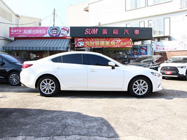 ✔️6安 ✔️IKEY ✔️電子手剎車 ✔️定速 ✔️顯影 ✔️抬頭顯示 ✔️後出風口 ✔️跑15萬  第4張相片