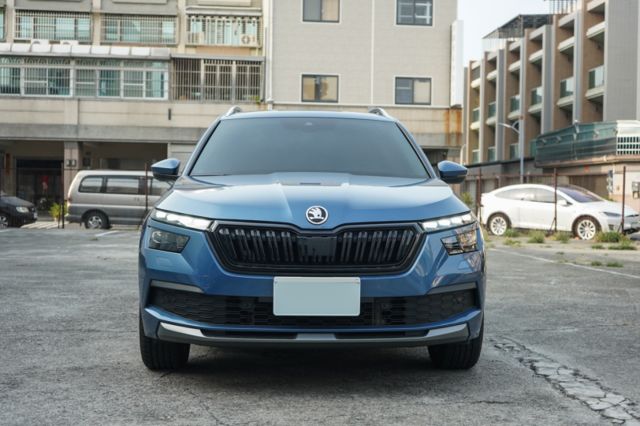 TSI豪華動能版、里程僅跑4萬、渦輪增壓、原鈑件、電動尾門、跟車系統、盲點  第2張相片