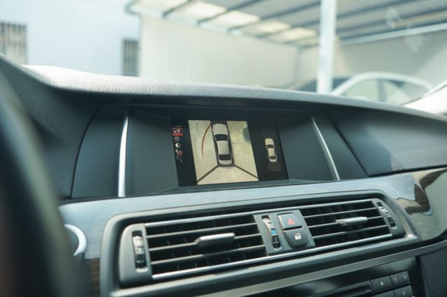渦輪增壓、里程總計11萬、原車原鈑件、總代理、環景系統、電動尾門、電動座椅  第11張相片