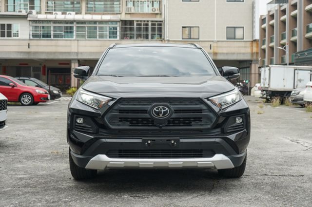 越野冒險版、4WD、環景系統、ACC跟車、車偏警示、全景天窗、電動腰靠  第2張相片
