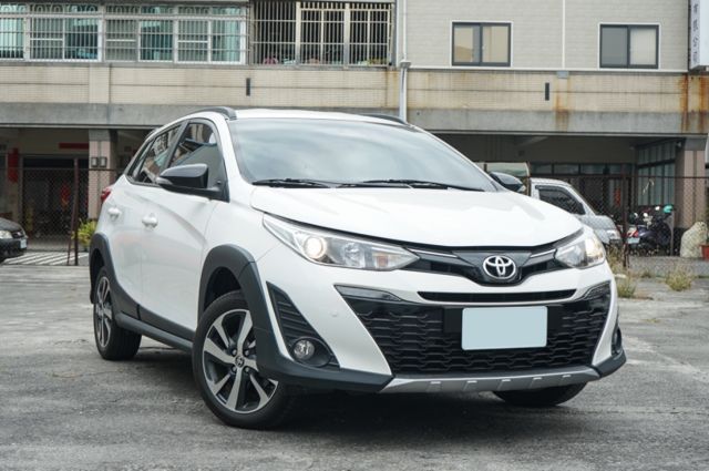 豪華版1.5、里程僅跑5萬、省油省稅好代步車款、原鈑件、免KEY、摸門、衛星導航  第1張相片